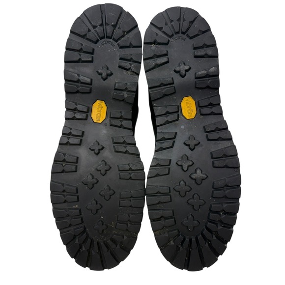 Shoes - Picture 1 of 9